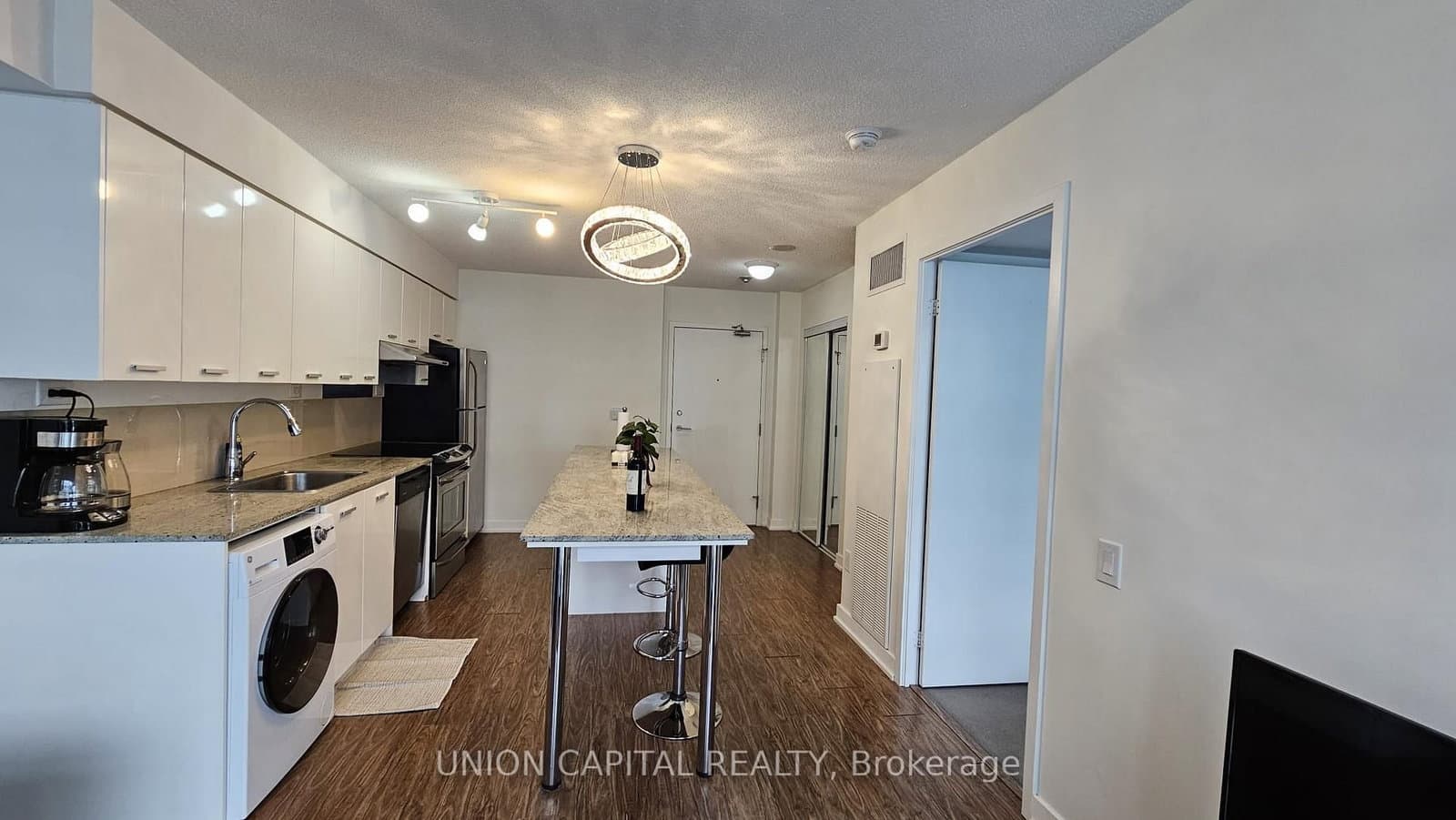 19 Singer Court, Unit 1011 thumbnail 8
