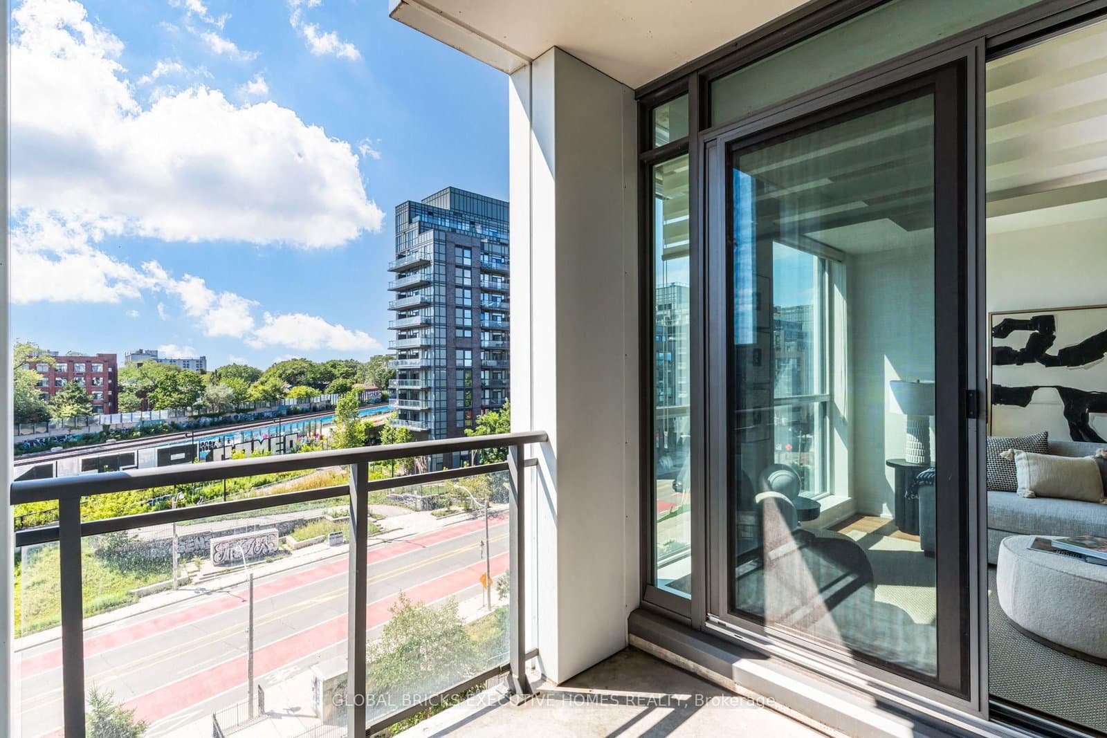 20 Minowan Miikan Lane, Unit 516 thumbnail 23