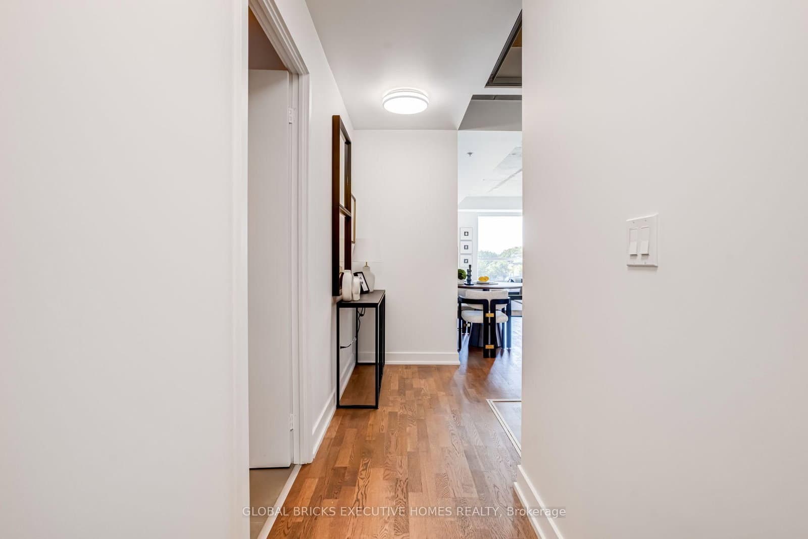20 Minowan Miikan Lane, Unit 516 thumbnail 3