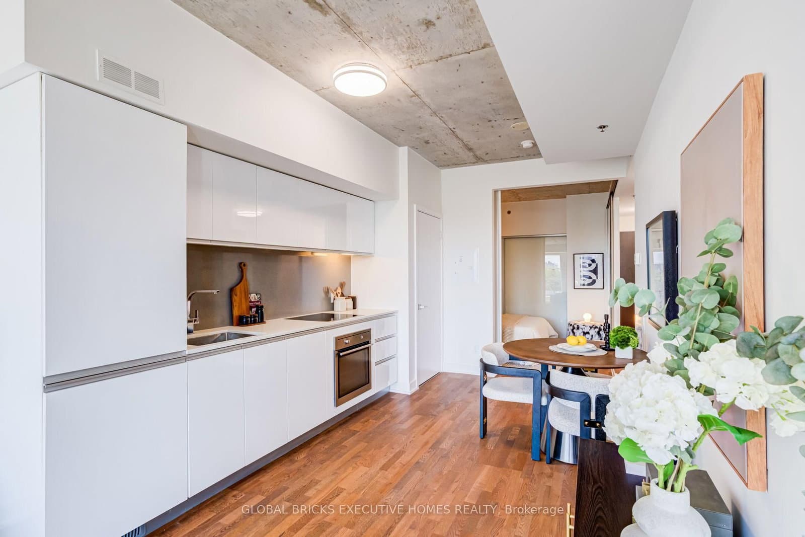 20 Minowan Miikan Lane, Unit 516 thumbnail 6