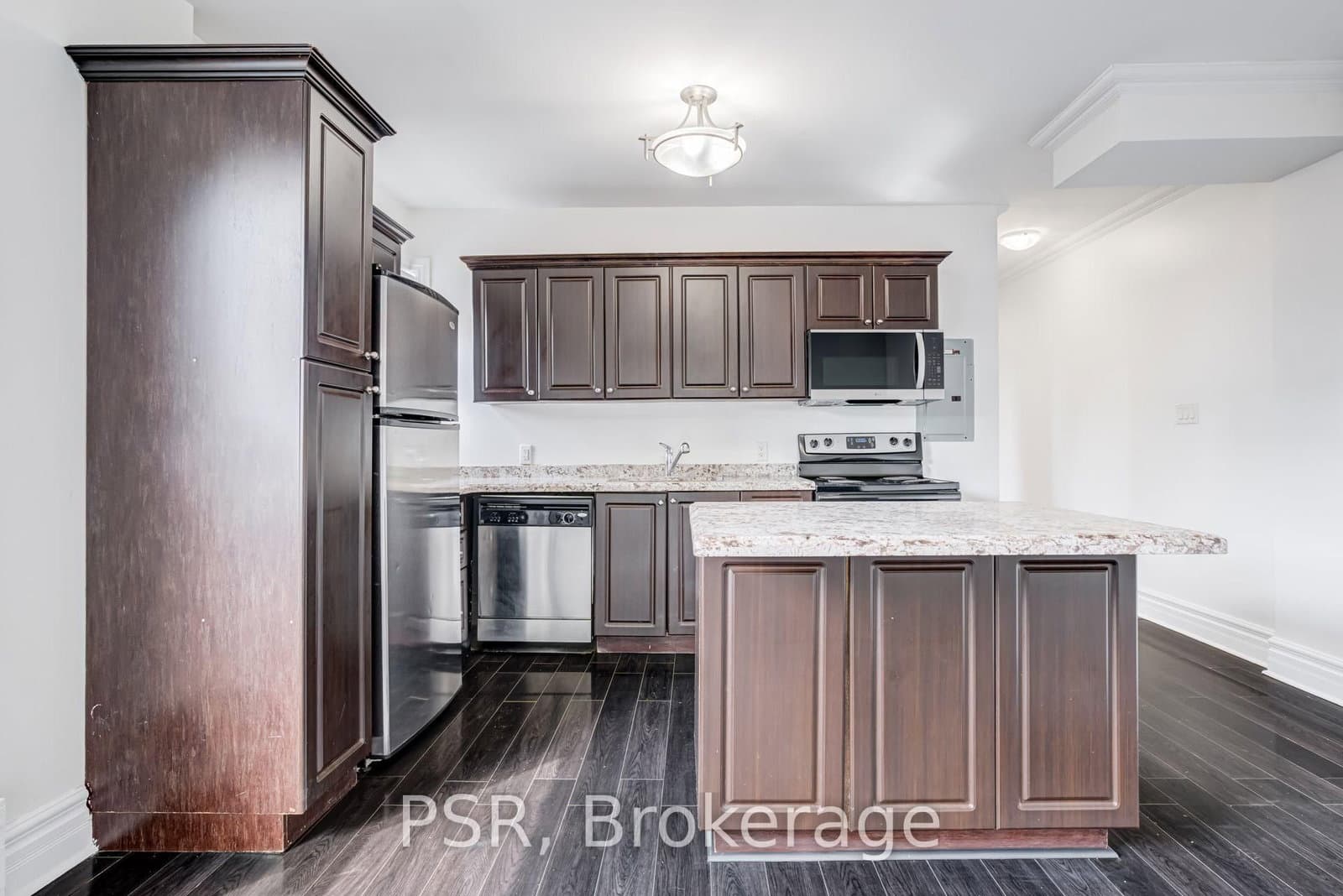 2 Craighurst Avenue, Unit 4 thumbnail 3