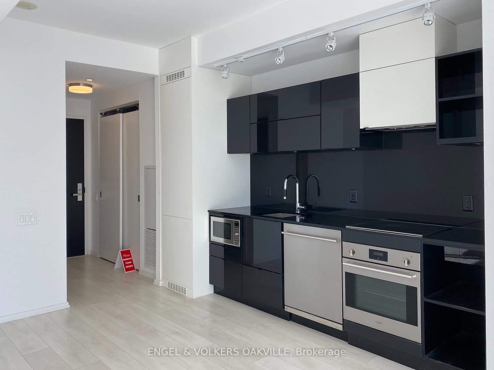 125 Peter Street, Unit 3310 thumbnail 3
