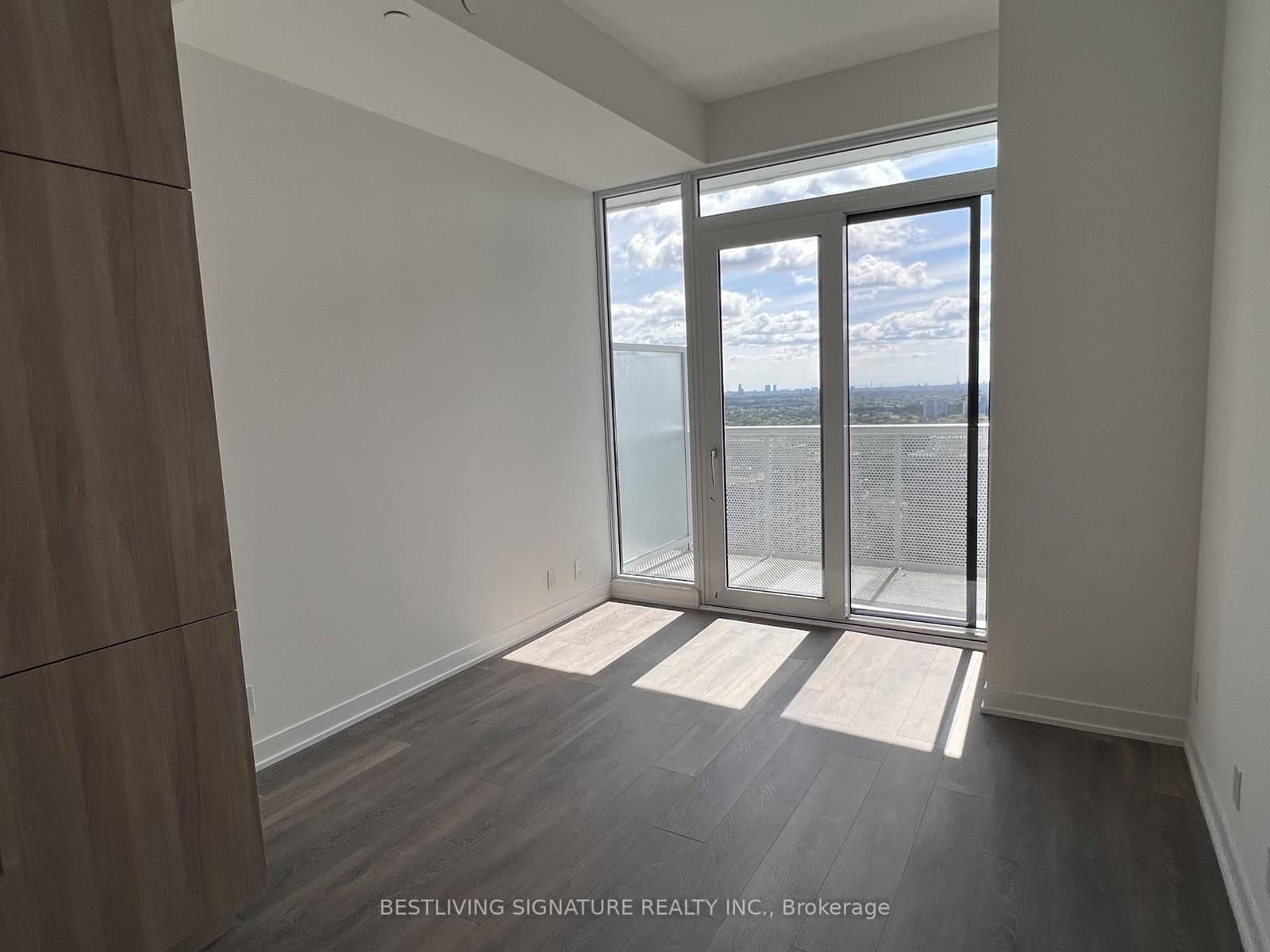 15 Holmes Avenue, Unit 2401 thumbnail 11