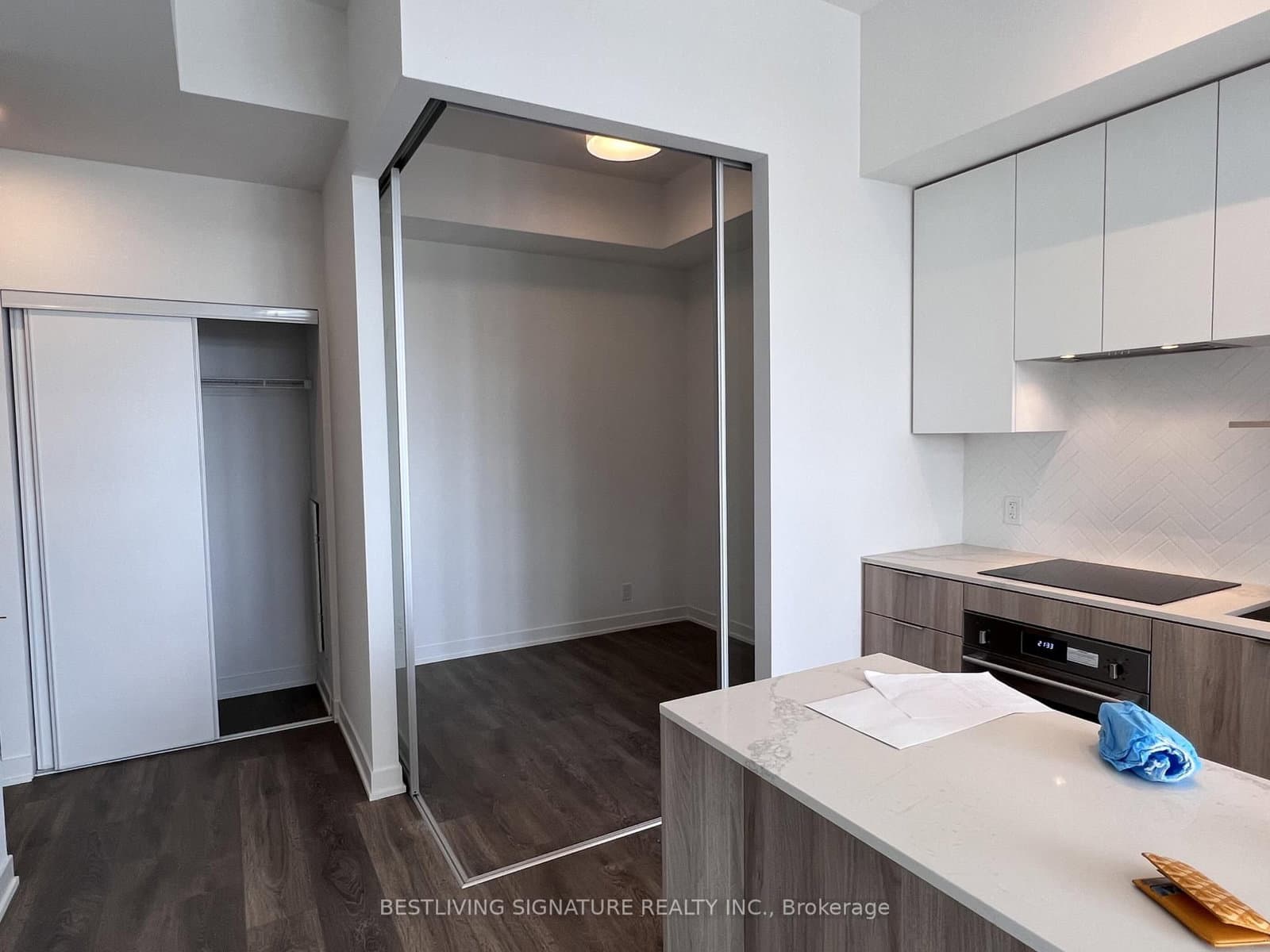 15 Holmes Avenue, Unit 2401 thumbnail 14