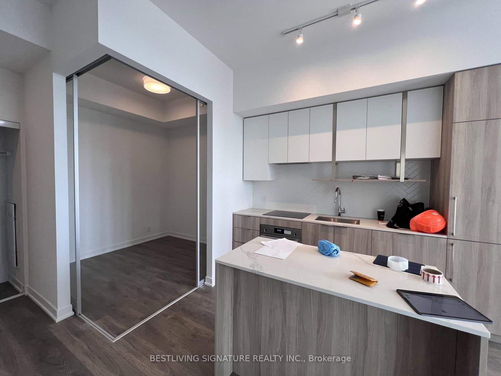15 Holmes Avenue, Unit 2401 thumbnail 2