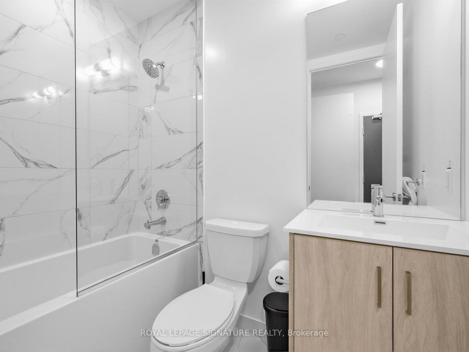 180 Front Street E, Unit 508 thumbnail 4