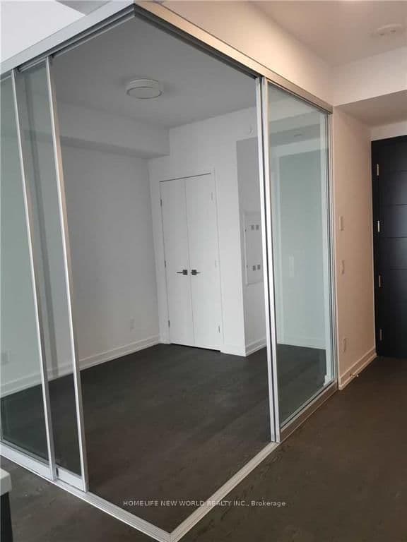 488 University Avenue, Unit 4005 thumbnail 12