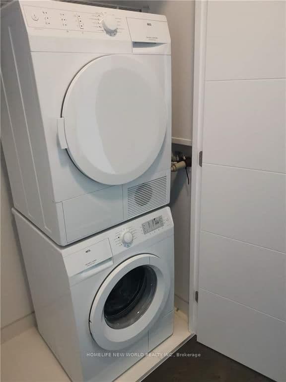 488 University Avenue, Unit 4005 thumbnail 14