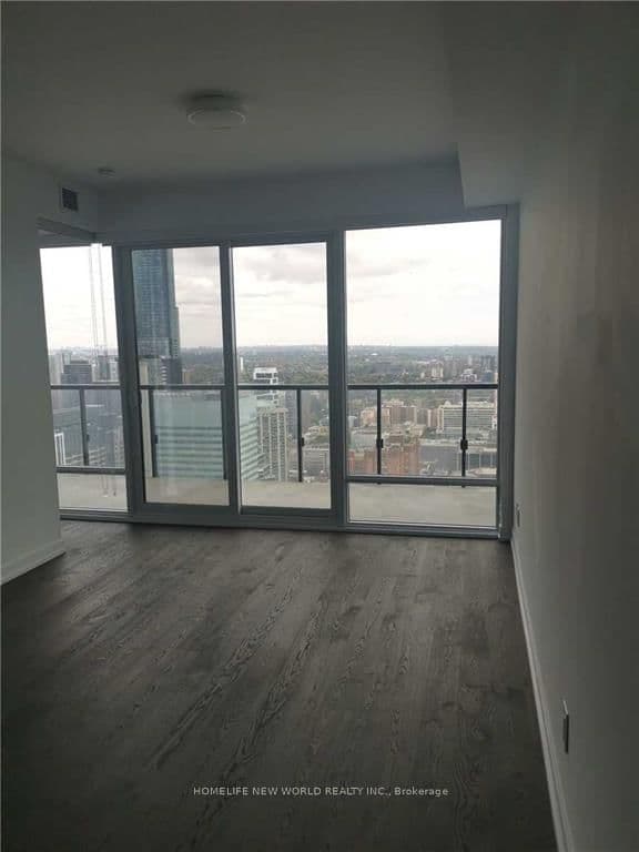 488 University Avenue, Unit 4005 thumbnail 5