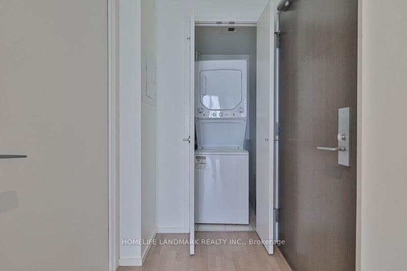 101 Charles Street E, Unit 2211 thumbnail 16