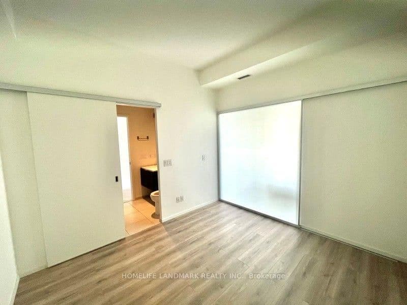 101 Charles Street E, Unit 2211 thumbnail 7