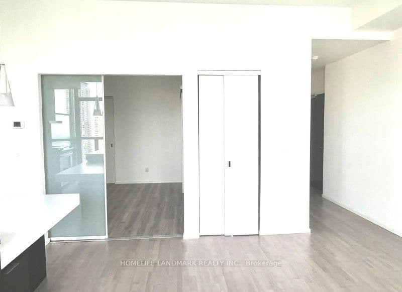 101 Charles Street E, Unit 2211 thumbnail 8