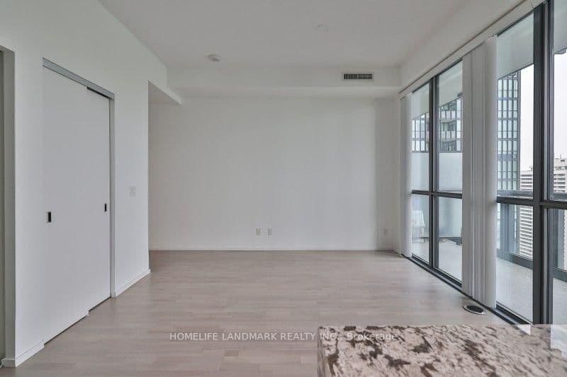 101 Charles Street E, Unit 2211 thumbnail 9