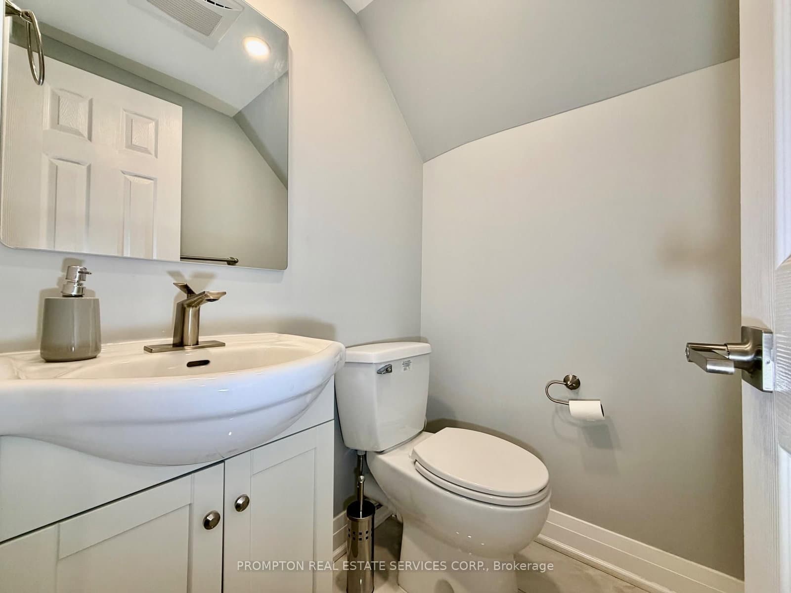 285 ANTIBES Drive, Unit 11 thumbnail 16