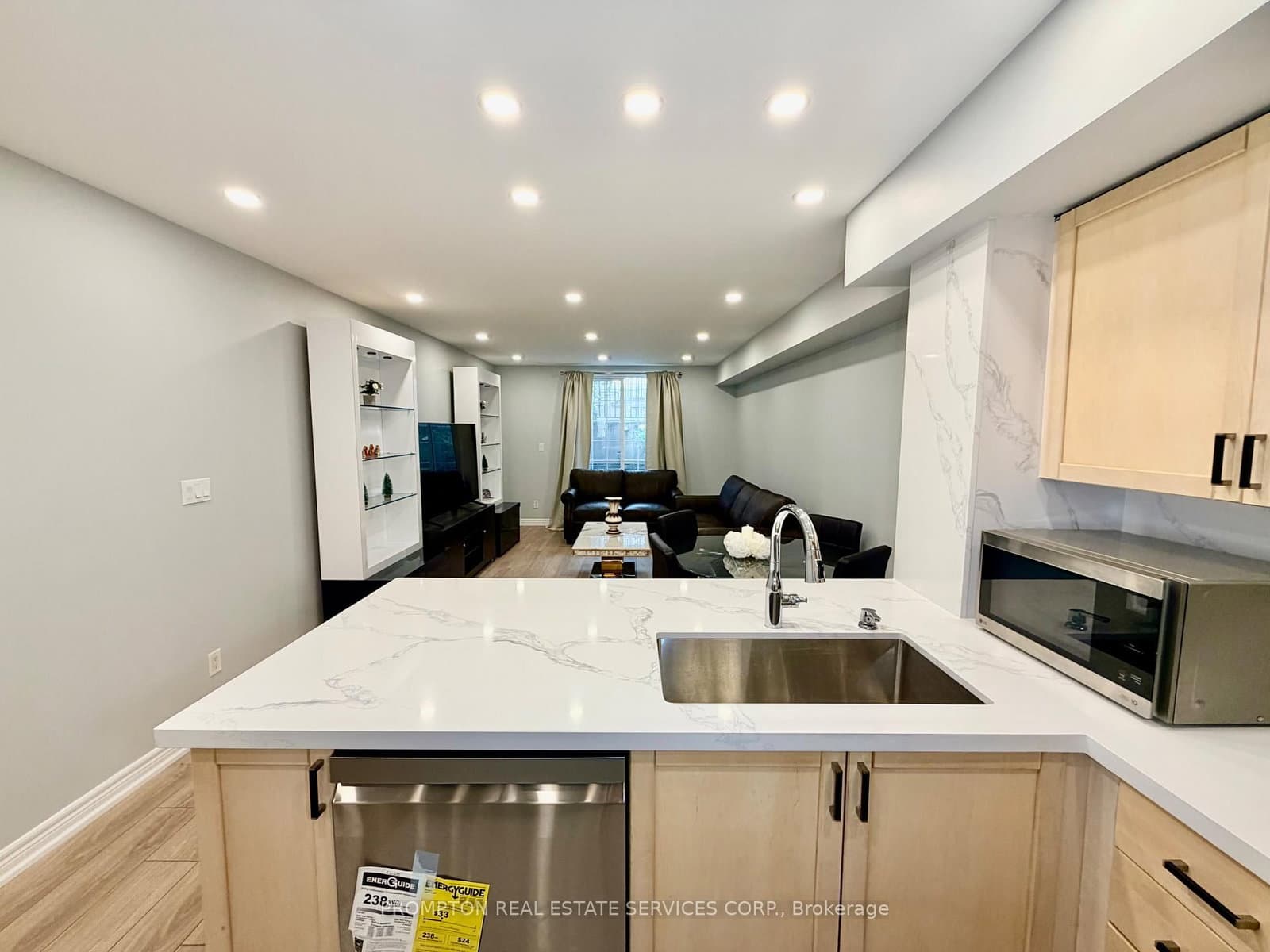 285 ANTIBES Drive, Unit 11 thumbnail 3