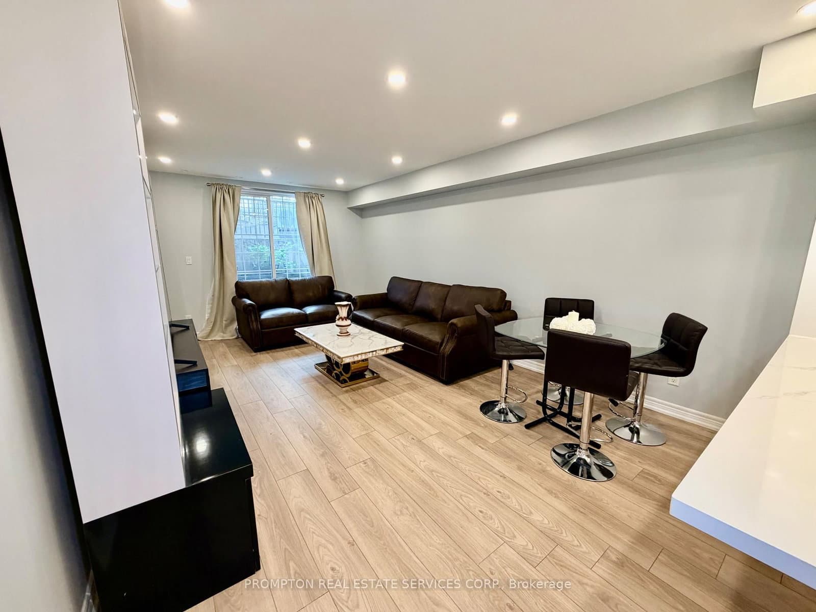 285 ANTIBES Drive, Unit 11 thumbnail 7