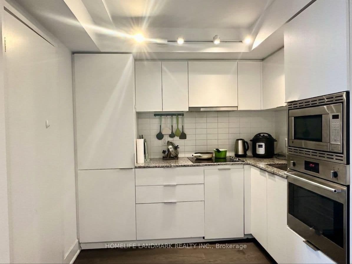 955 Bay Street, Unit 2912 thumbnail 5