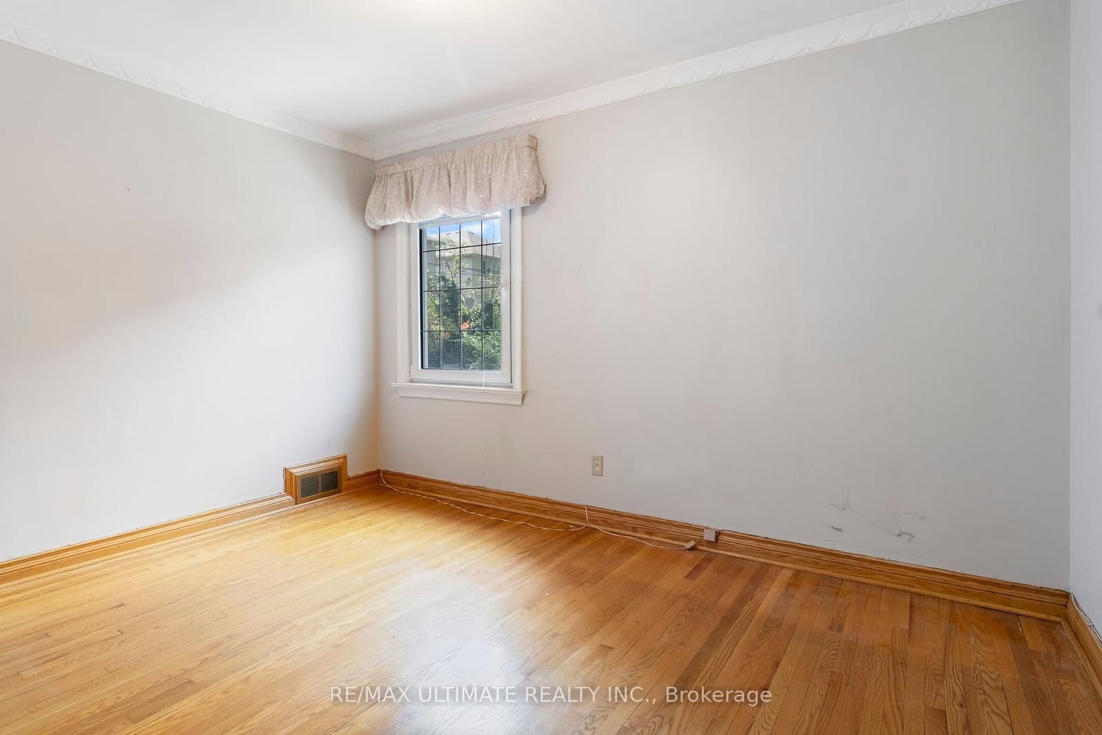 519 Douglas Avenue thumbnail 19