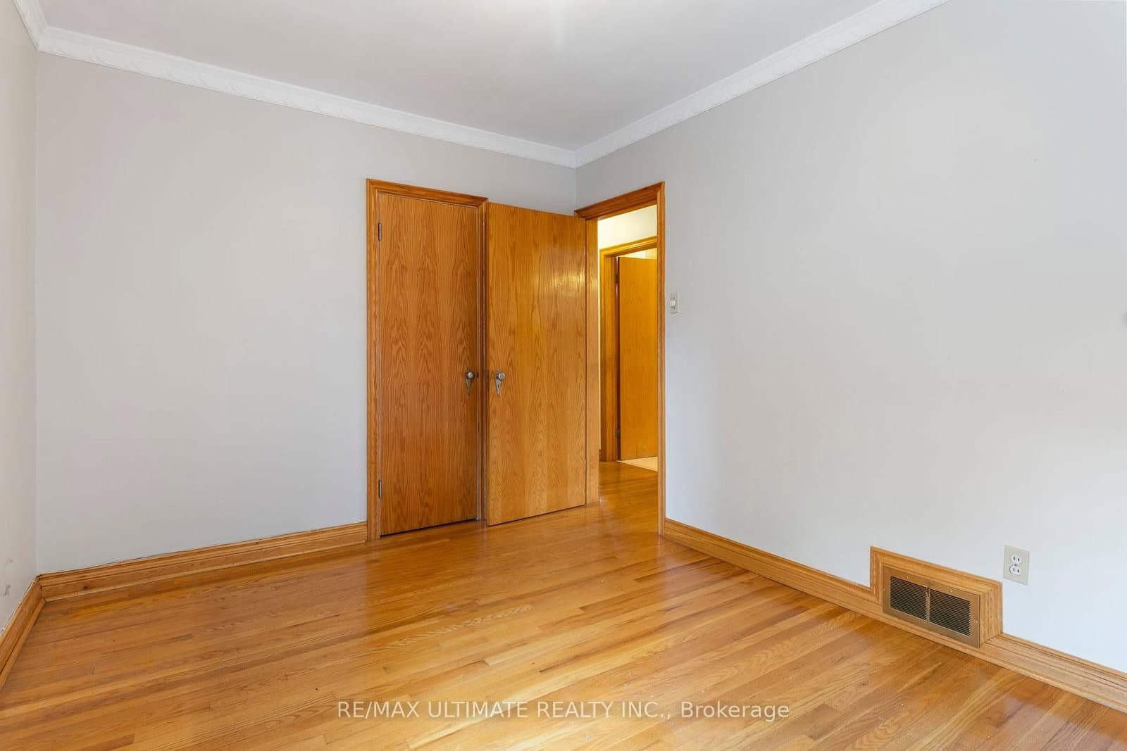 519 Douglas Avenue thumbnail 20