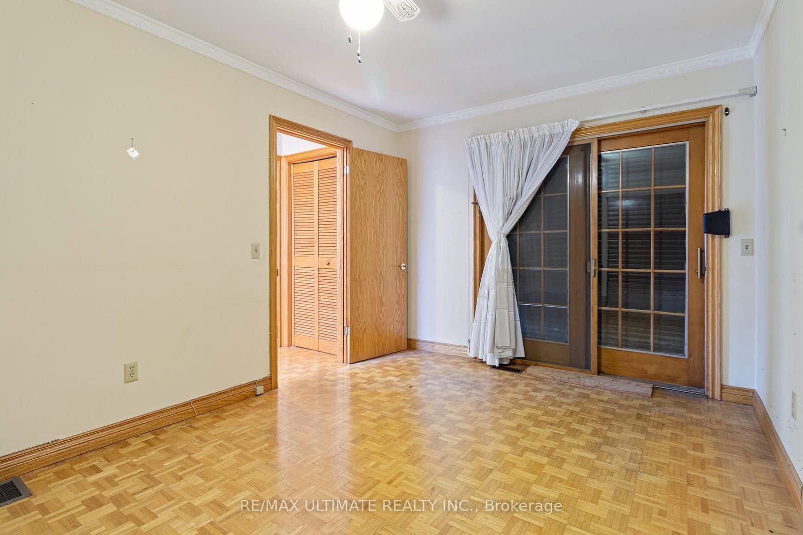 519 Douglas Avenue thumbnail 29