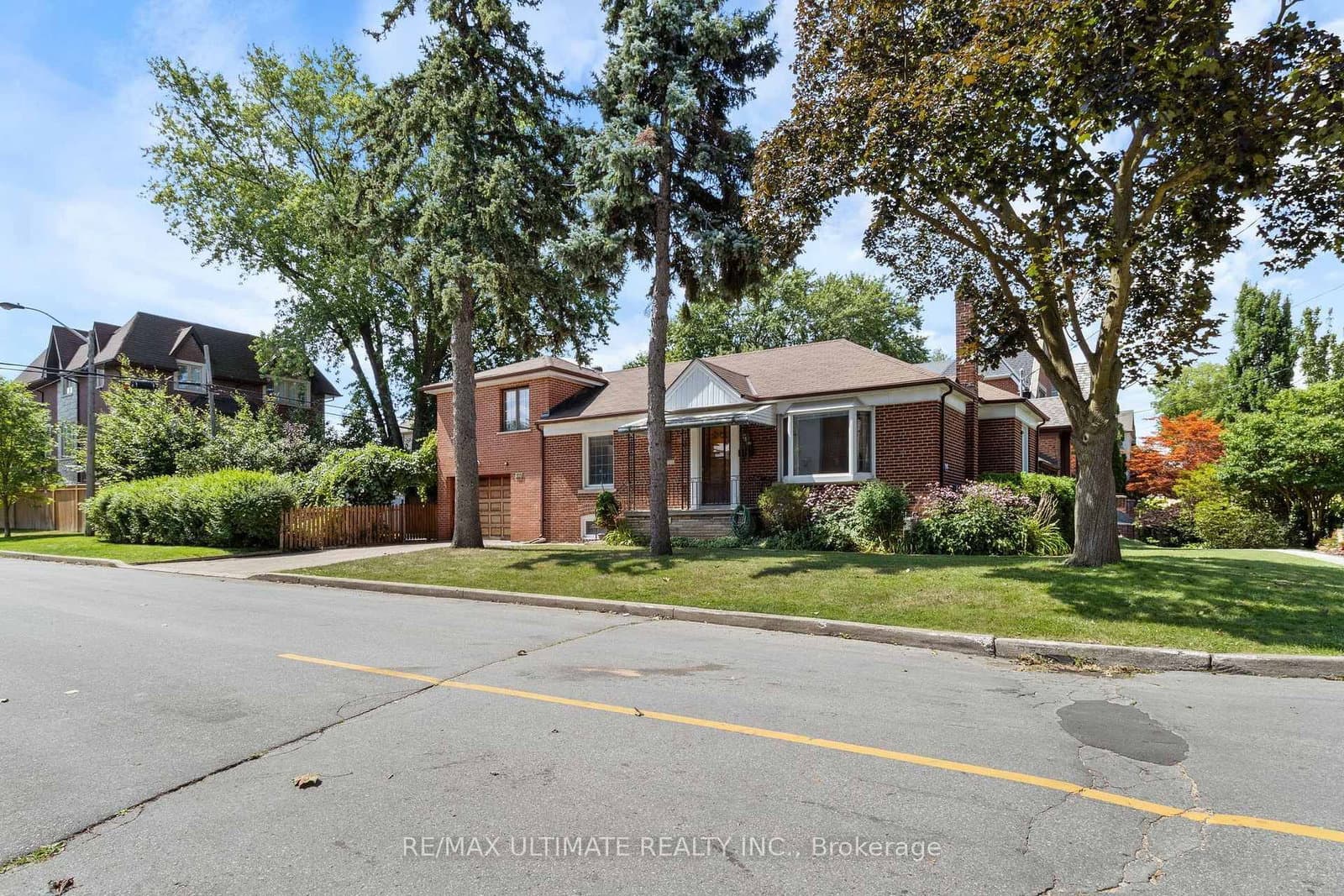 519 Douglas Avenue thumbnail 3