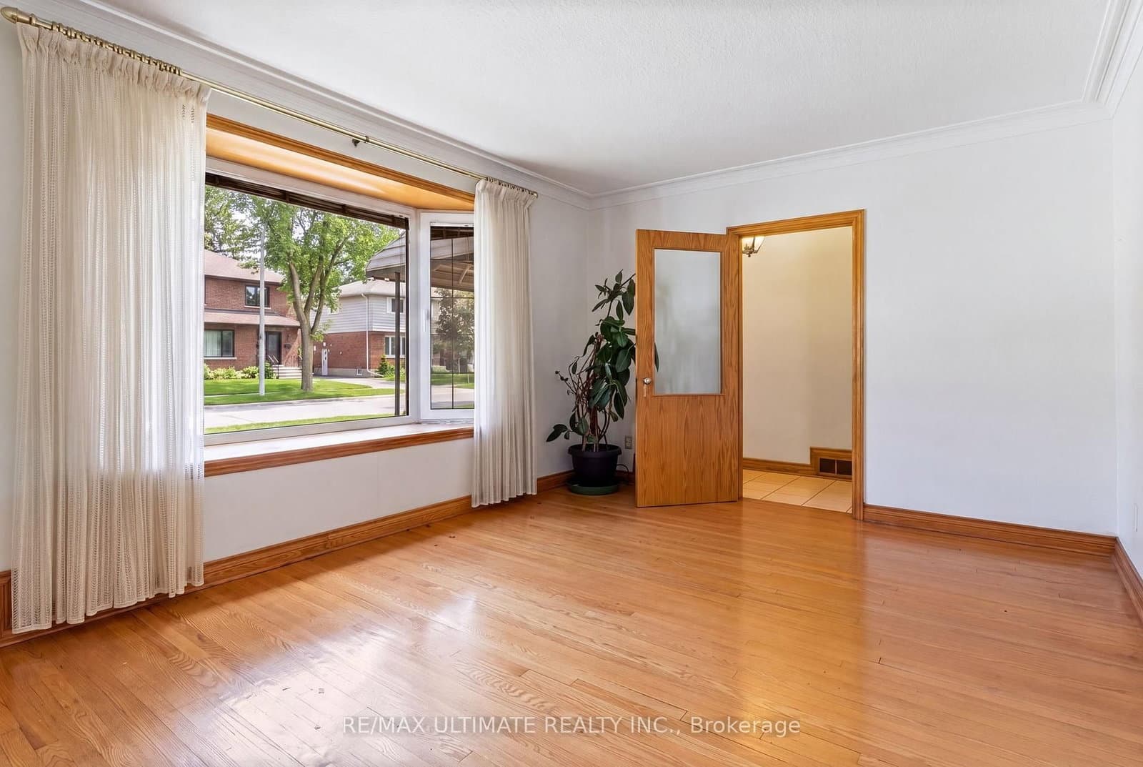 519 Douglas Avenue thumbnail 8