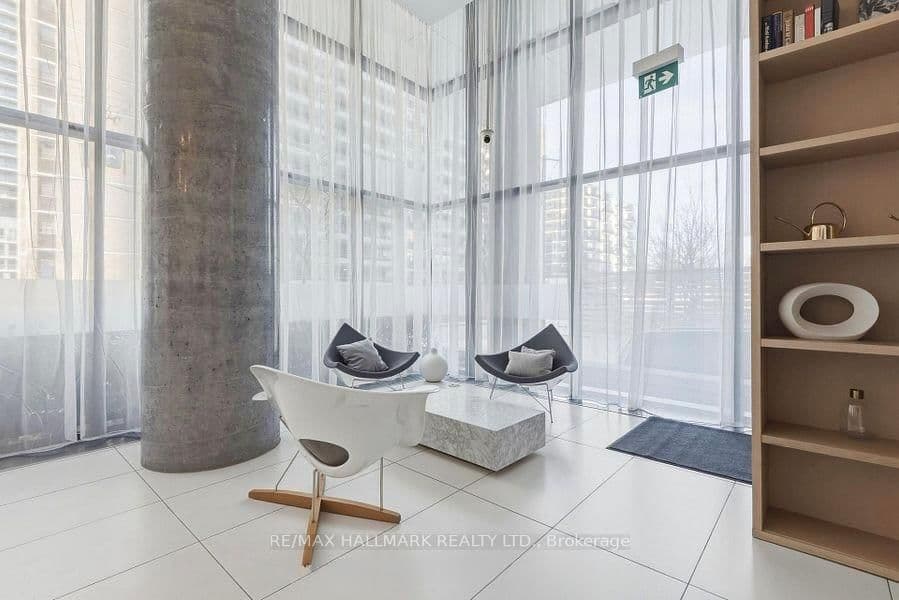 185 Roehampton Avenue, Unit PH2 thumbnail 44