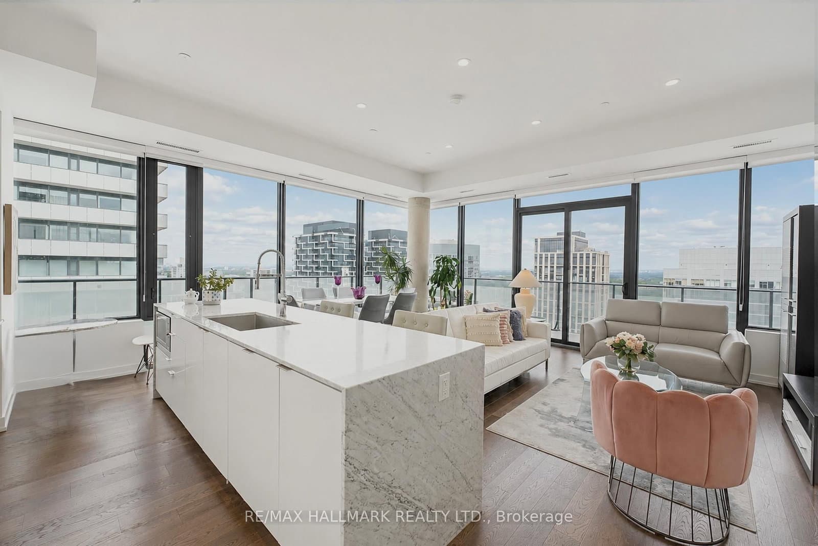 185 Roehampton Avenue, Unit PH2 thumbnail 7
