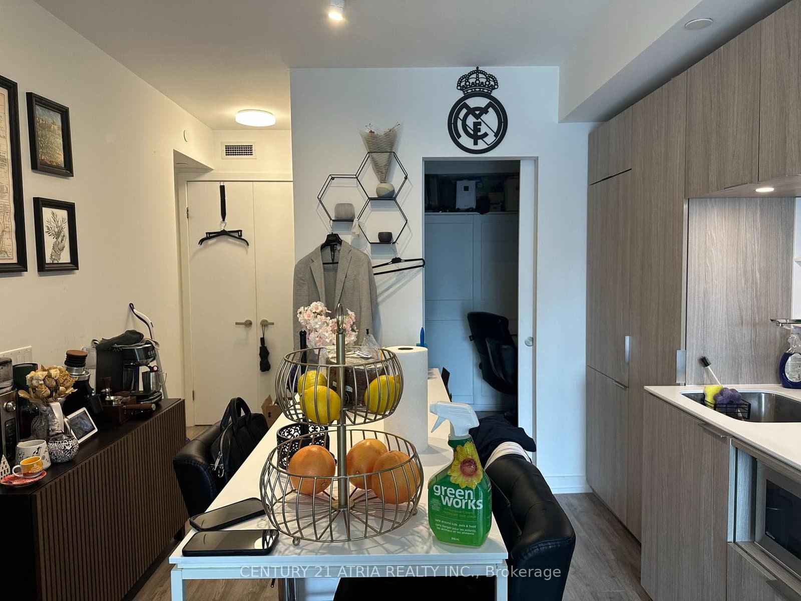 77 Shuter Street, Unit 1616 thumbnail 6
