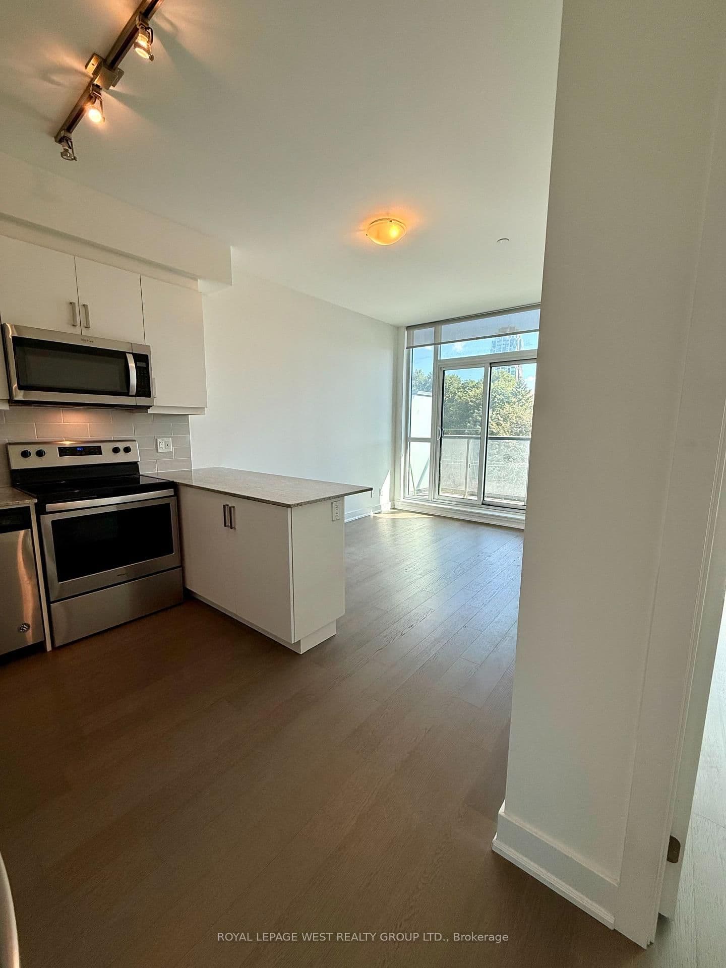 1486 Bathurst Street, Unit 403 thumbnail 3