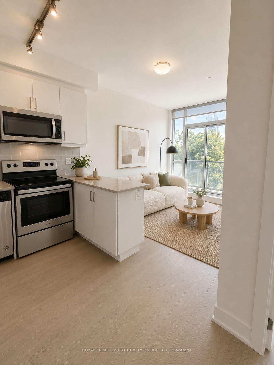 1486 Bathurst Street, Unit 403 thumbnail 4