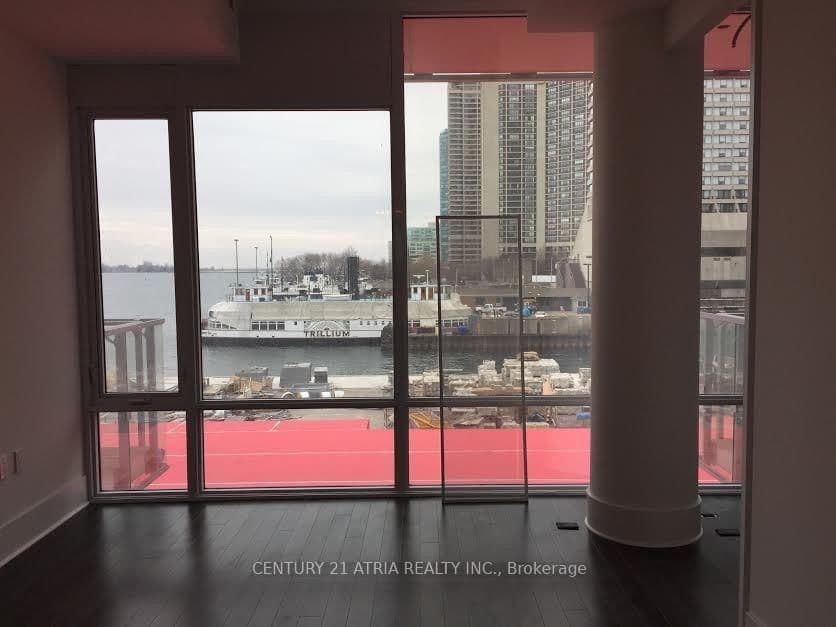 29 Queens Quay E, Unit 304 thumbnail 10