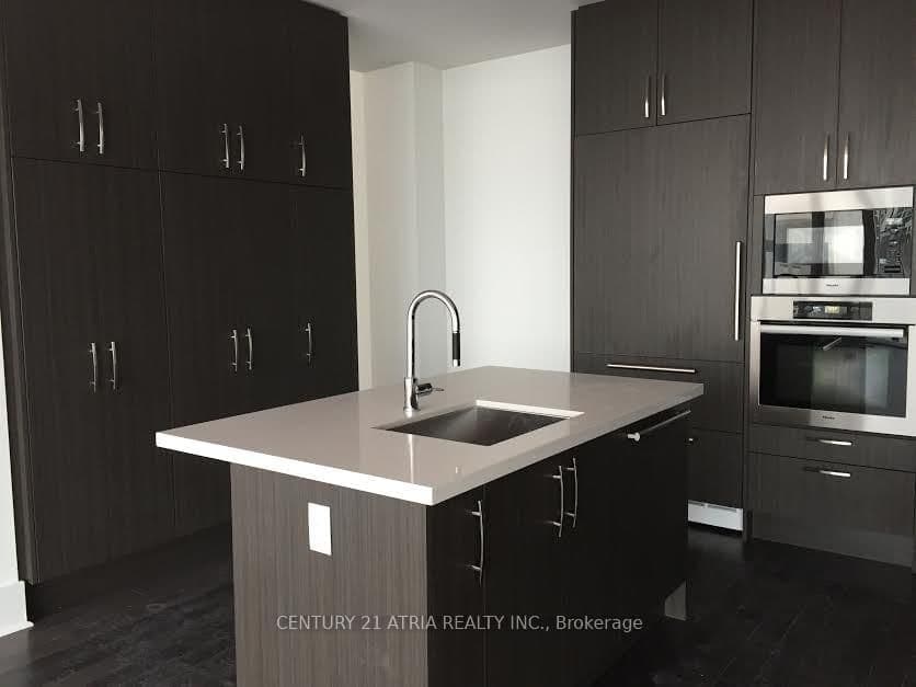 29 Queens Quay E, Unit 304 thumbnail 4