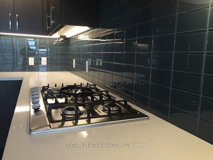 29 Queens Quay E, Unit 304 thumbnail 6