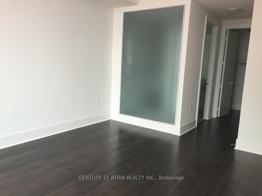 29 Queens Quay E, Unit 304 thumbnail 8