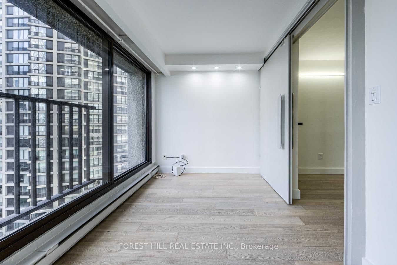 65 Harbour Square, Unit 1707 thumbnail 14