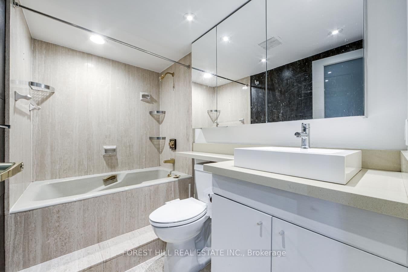 65 Harbour Square, Unit 1707 thumbnail 20