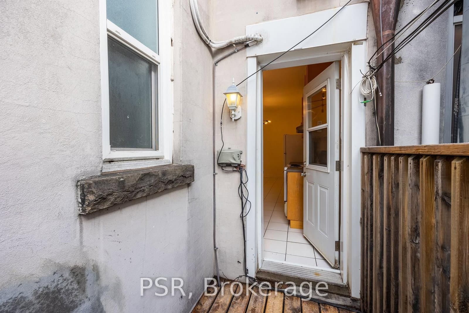 112 Ossington Avenue, Unit Front thumbnail 23