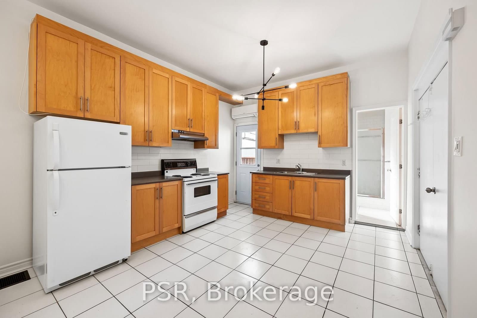 112 Ossington Avenue, Unit Front thumbnail 6