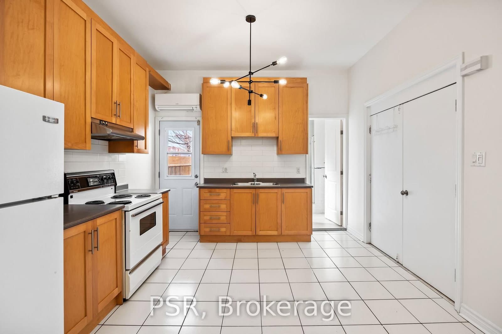 112 Ossington Avenue, Unit Front thumbnail 7