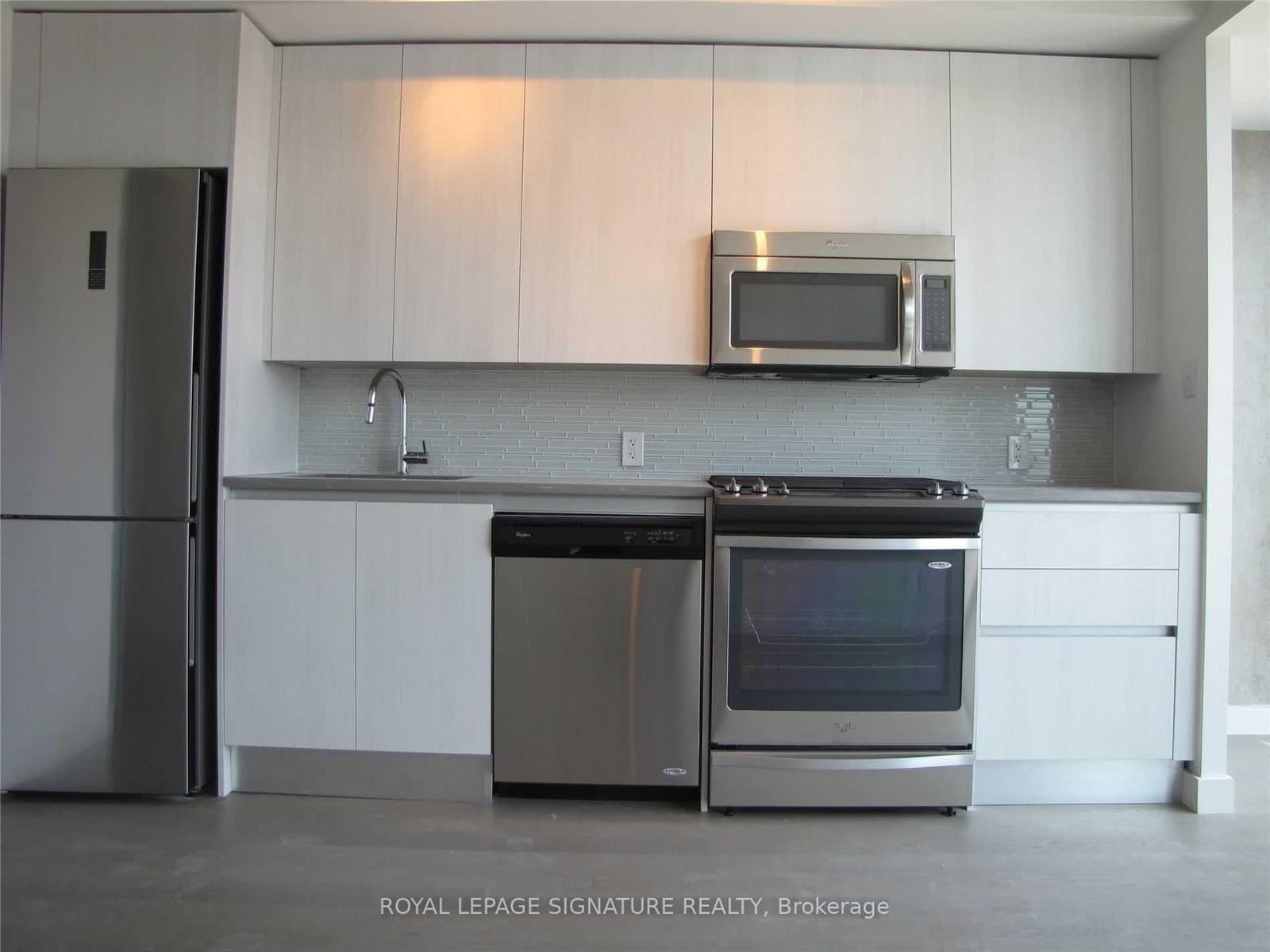 111 Bathurst Street, Unit 1612 thumbnail 8