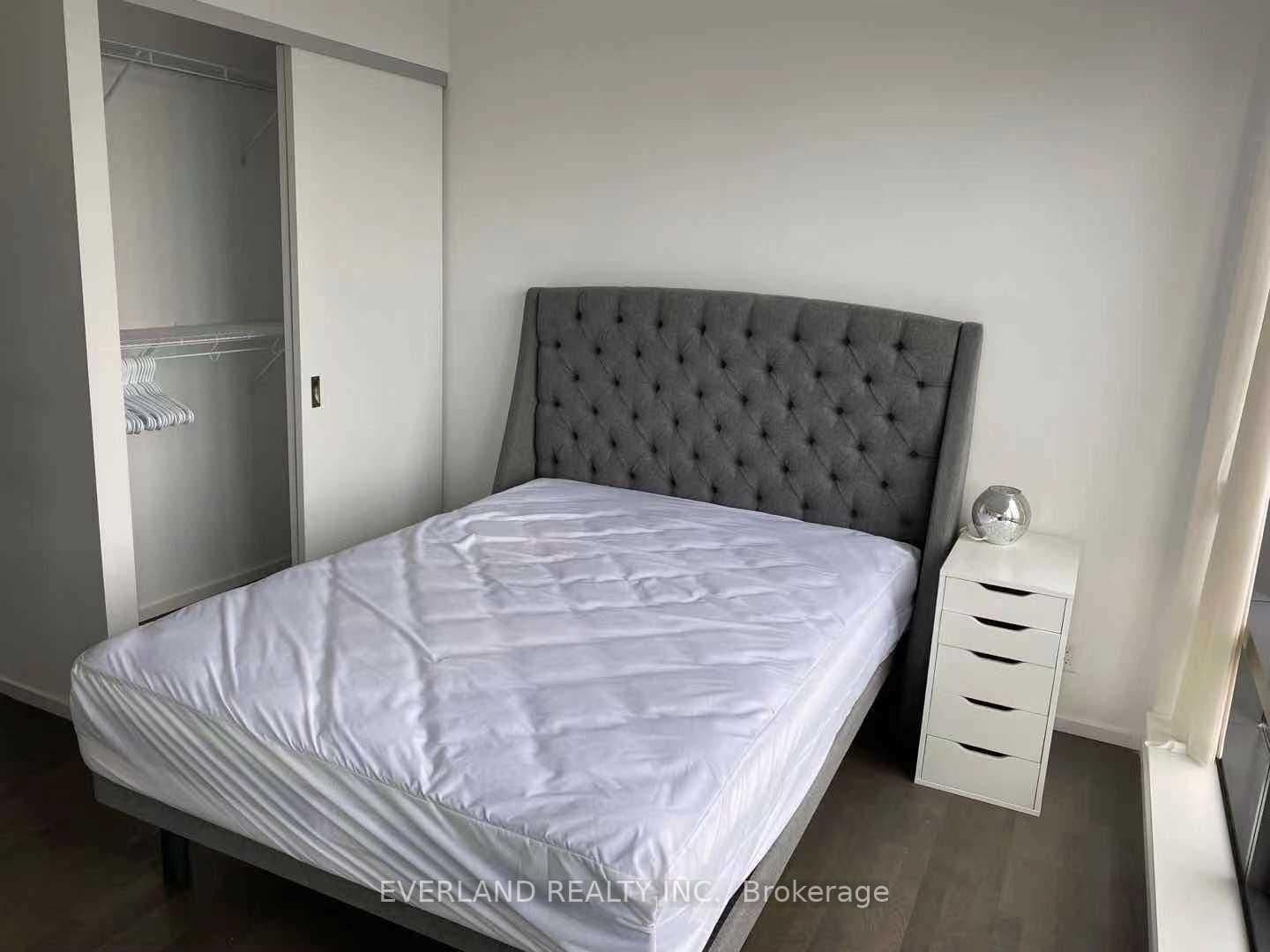5 St Joseph Street, Unit 3810 thumbnail 2