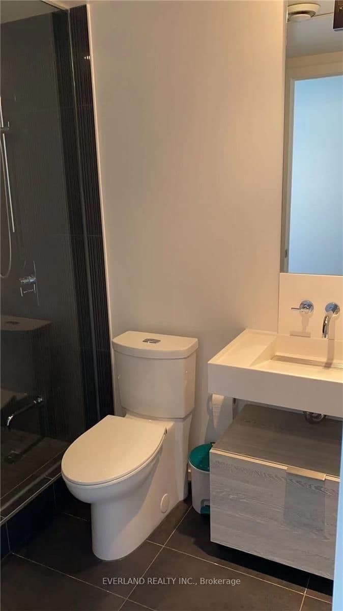 5 St Joseph Street, Unit 3810 thumbnail 4
