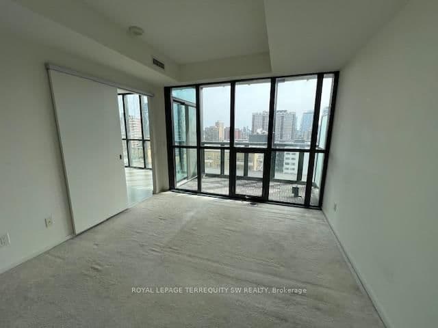 101 Charles Street E, Unit 1202 thumbnail 9