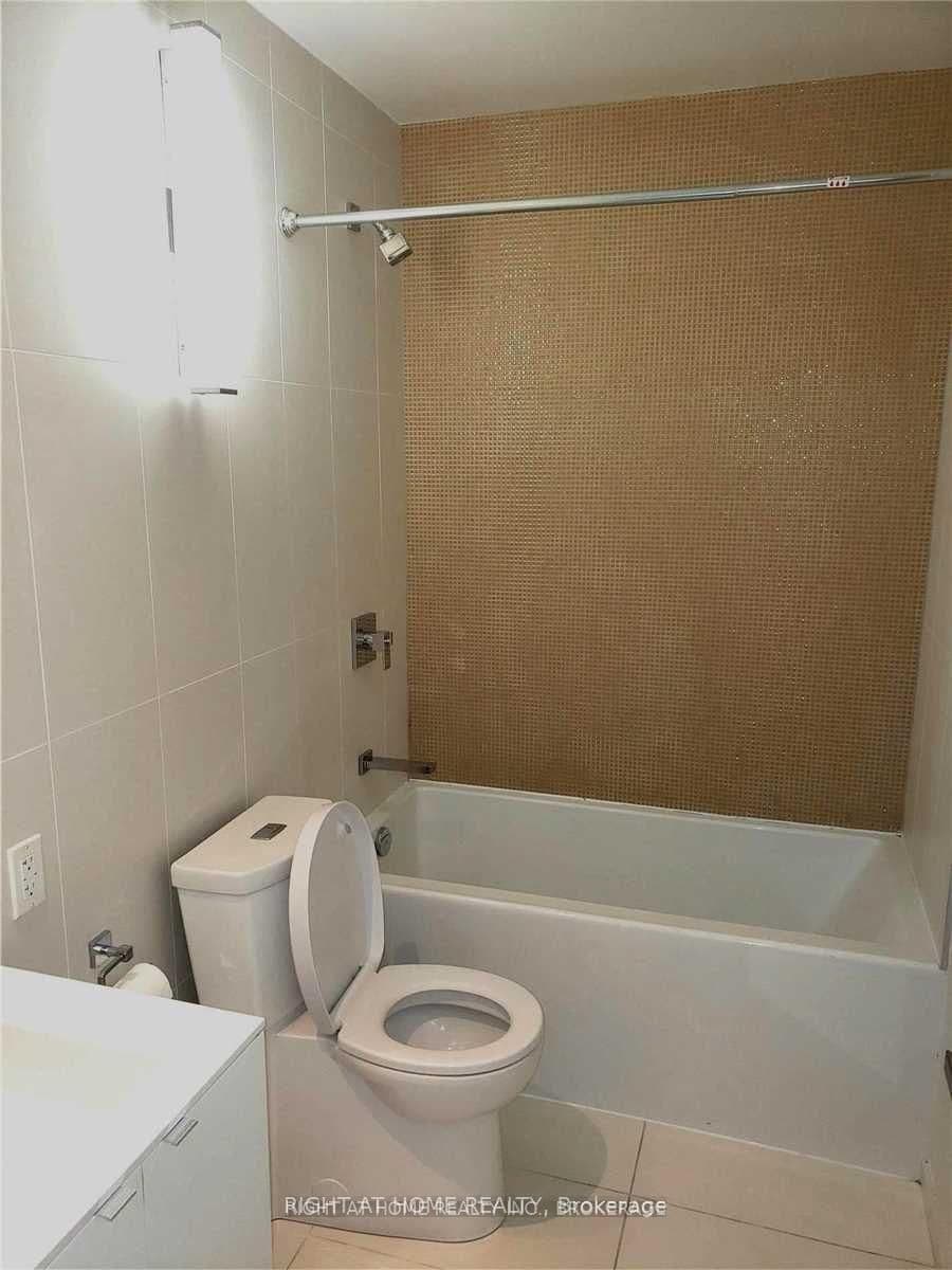 125 Peter Street, Unit 504 thumbnail 9