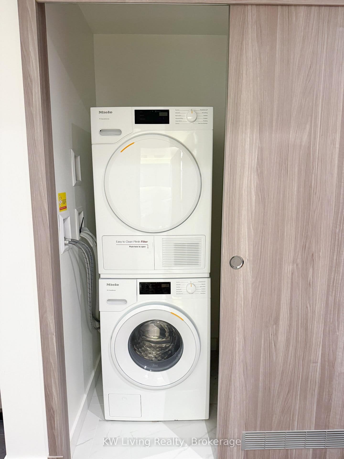 25 McMahon Drive, Unit 805 thumbnail 7