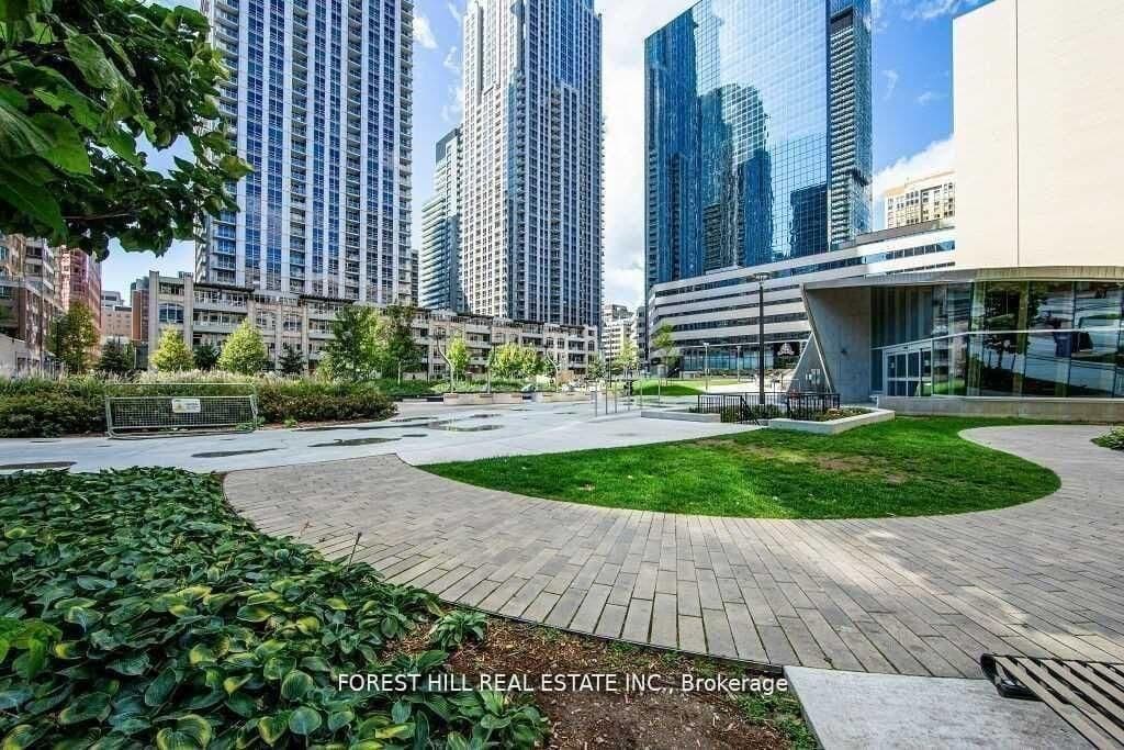 386 Yonge Street, Unit 1615 thumbnail 3