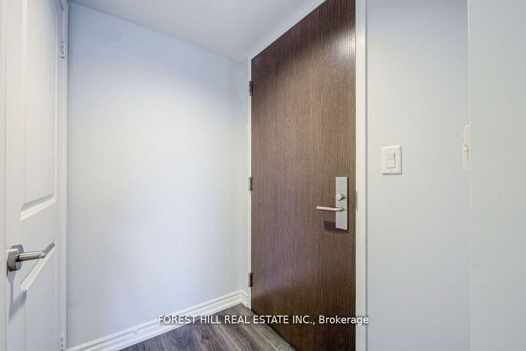 386 Yonge Street, Unit 1615 thumbnail 6