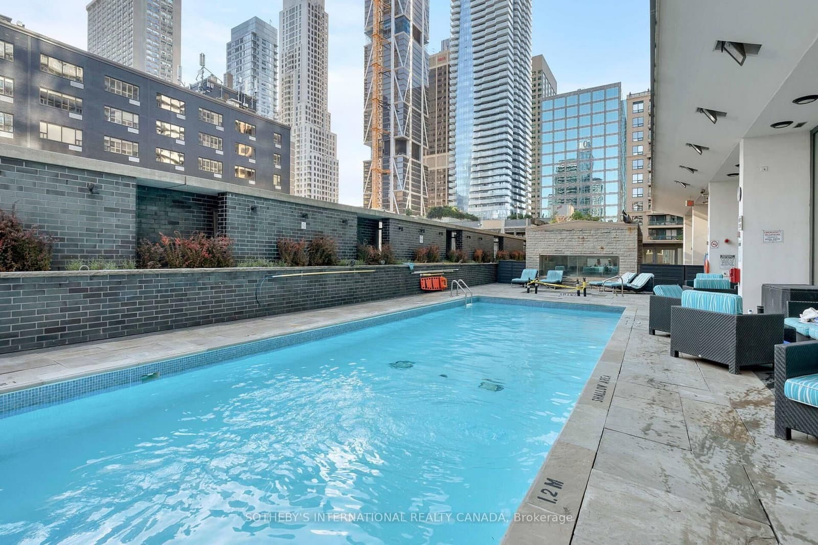 33 Charles Street E, Unit 1611 thumbnail 28