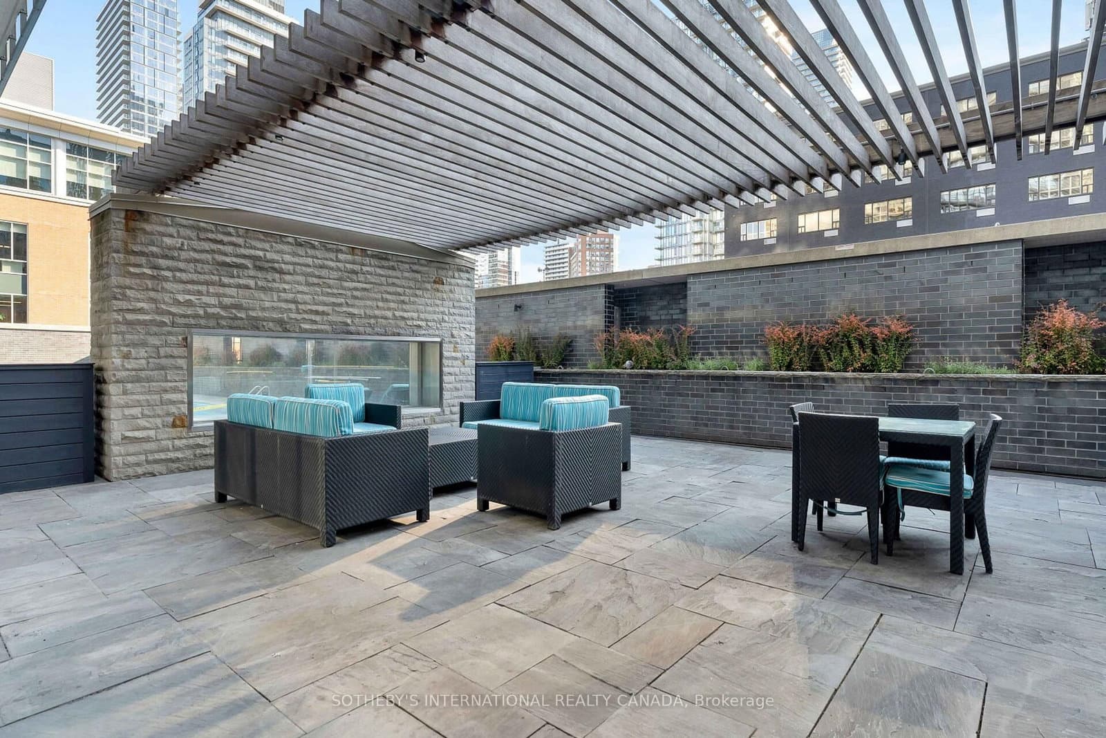 33 Charles Street E, Unit 1611 thumbnail 34